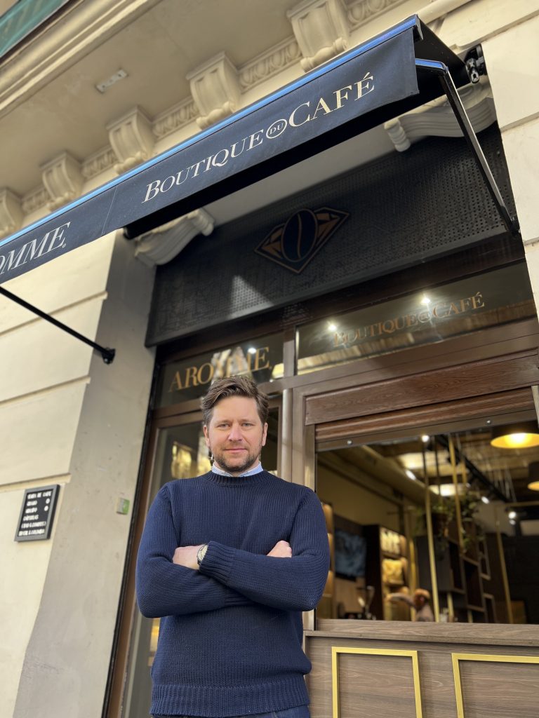 Lee más sobre el artículo Entrevista a Thiago Amhof de Macedo, Director Ejecutivo de Aromme Boutique du Café